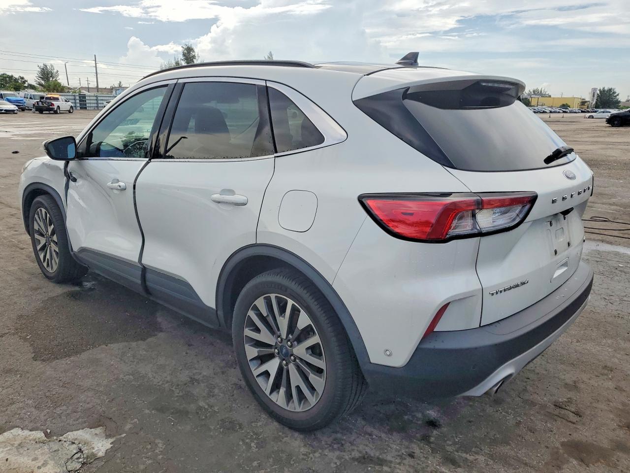 2020 FORD ESCAPE TITANIUM — снимка 2
