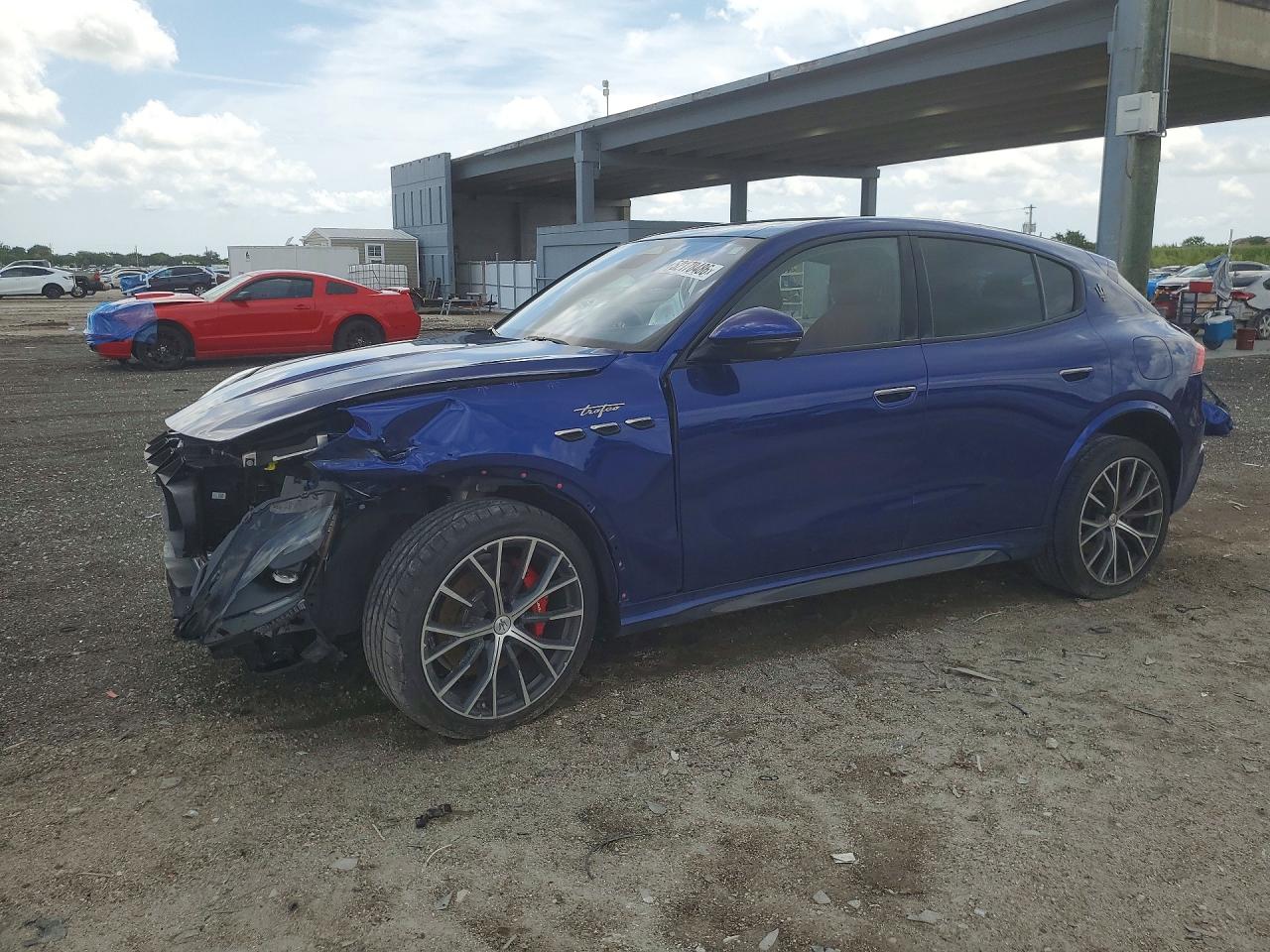 2023 MASERATI GRECALE TROFEO
