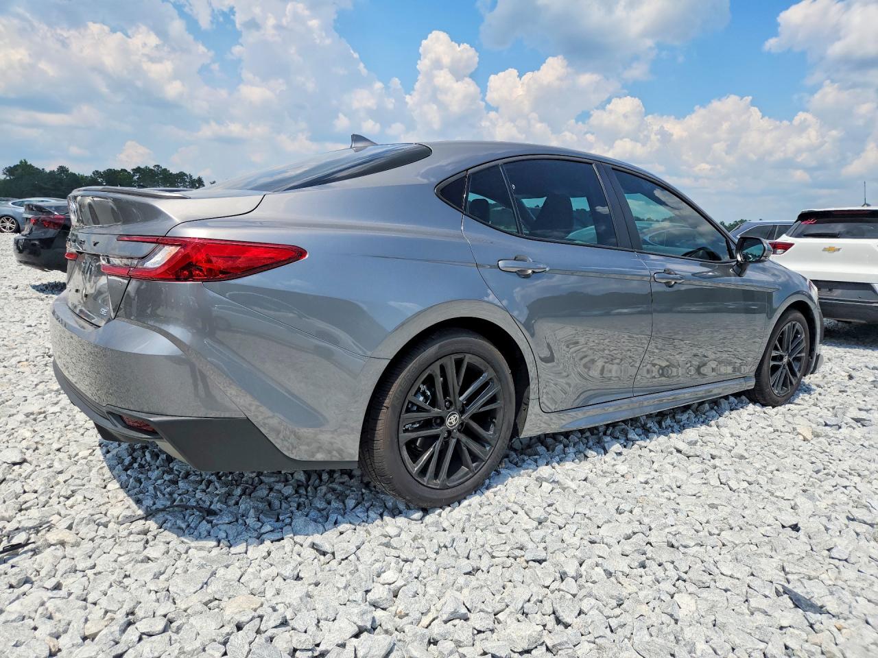 2026 TOYOTA CAMRY SE — снимка 3