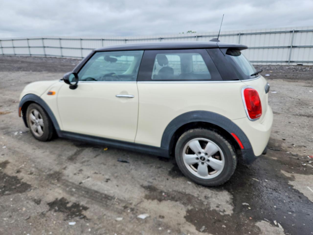 2017 MINI COOPER — снимка 2