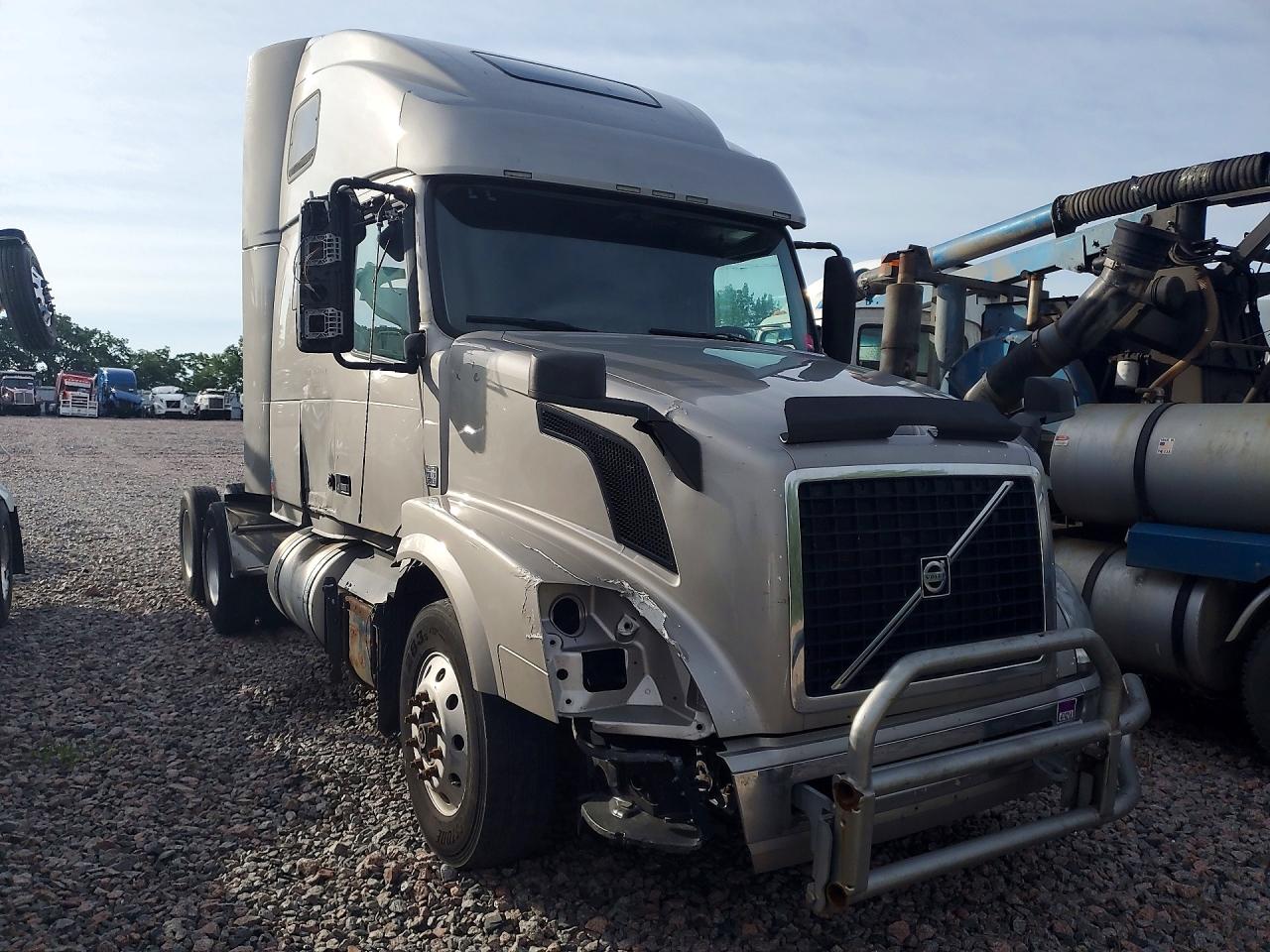 2017 VOLVO VN VNL — снимка 4