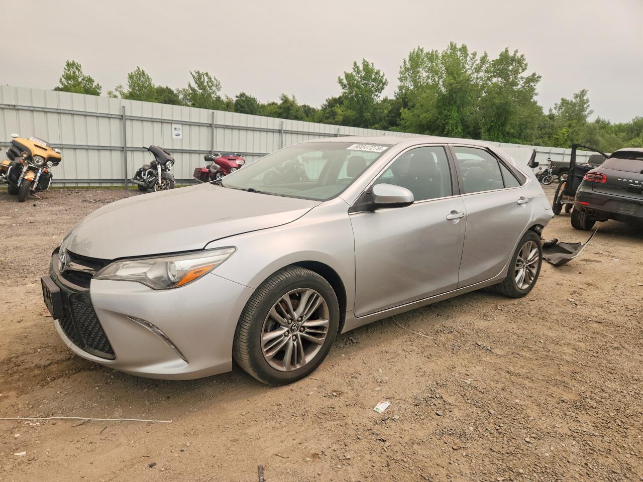 2015 TOYOTA CAMRY SE
