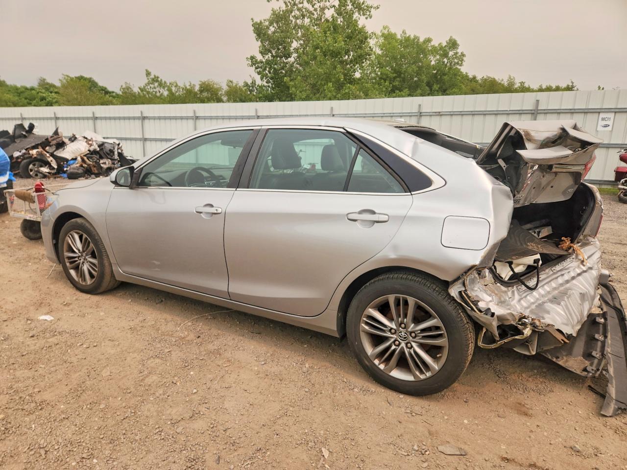 2015 TOYOTA CAMRY SE — снимка 2