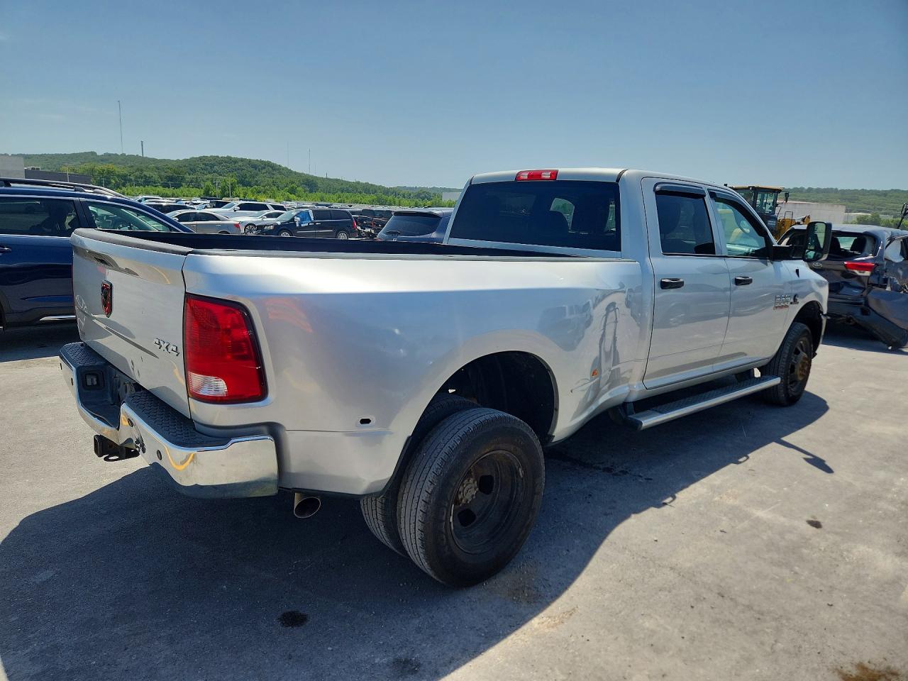 2017 RAM 3500 ST — снимка 3