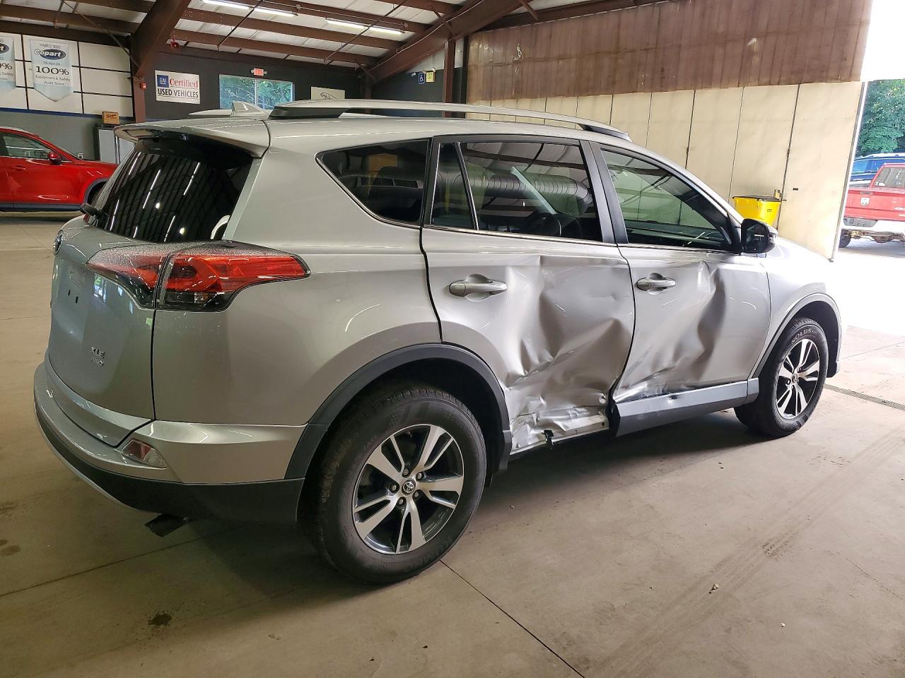 2018 TOYOTA RAV4 XLE — снимка 3