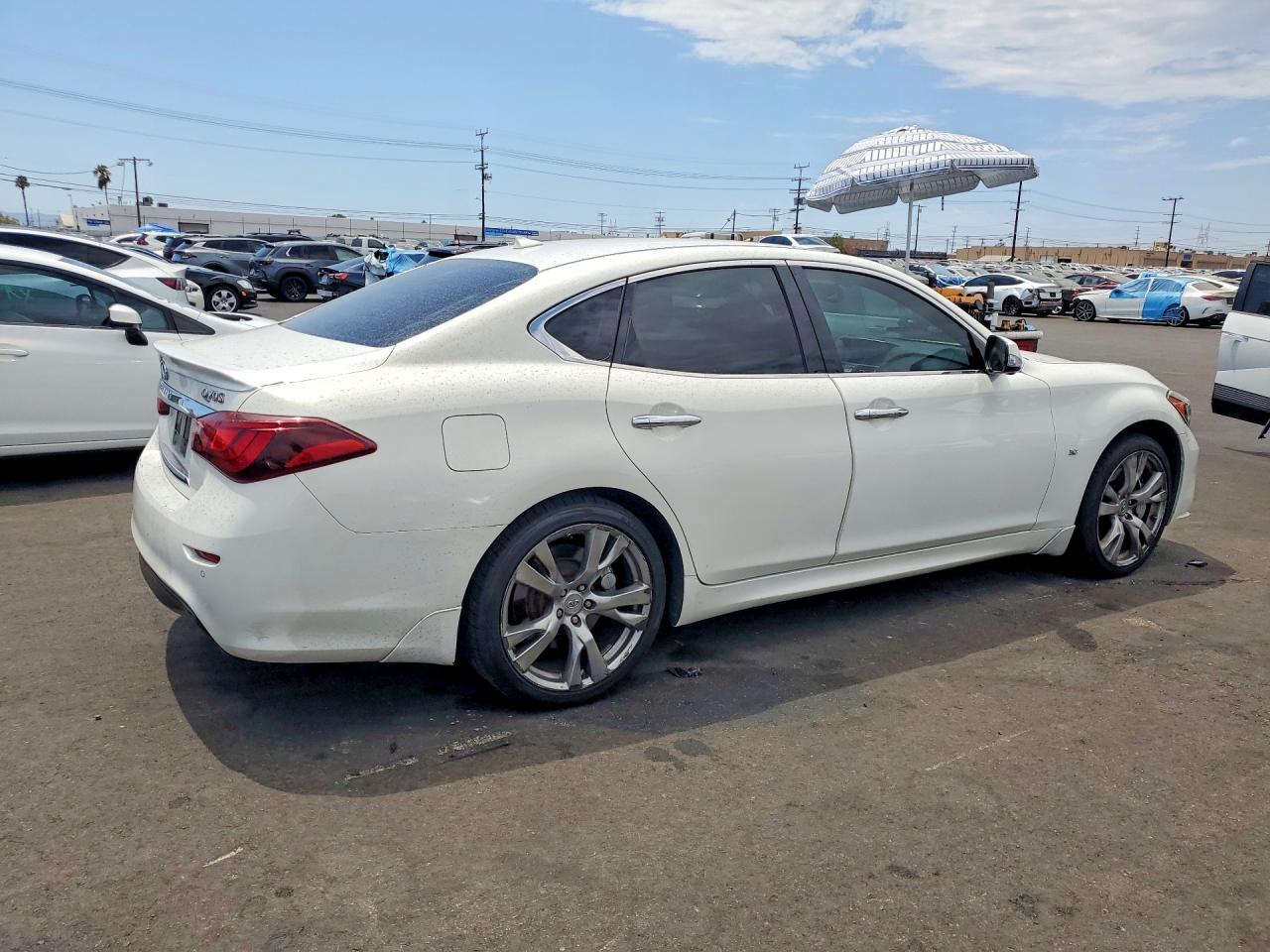 2015 INFINITI Q70 3.7 — снимка 3