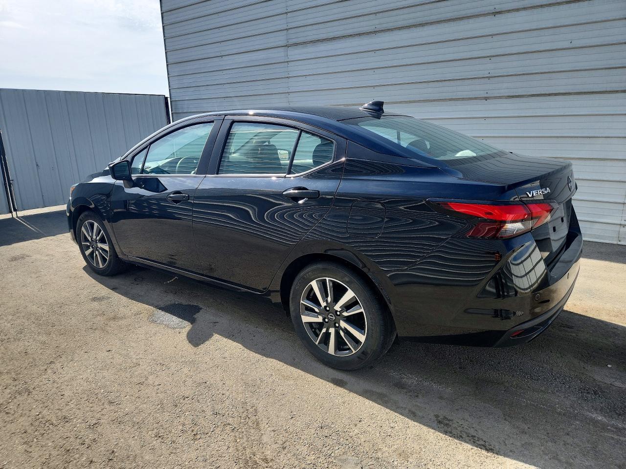 2025 NISSAN VERSA SV — снимка 2