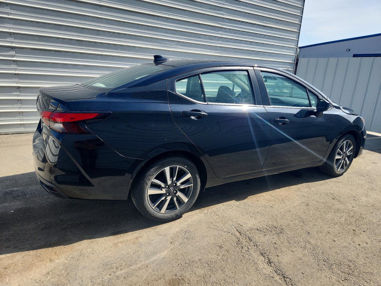 2025 NISSAN VERSA SV — снимка 3