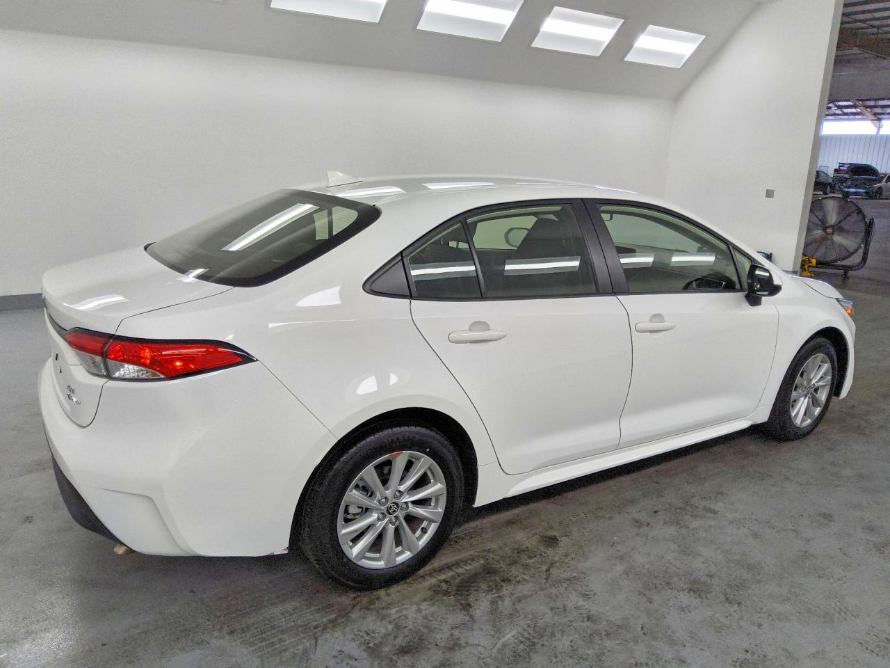 2026 TOYOTA COROLLA HYBRID LE — снимка 3