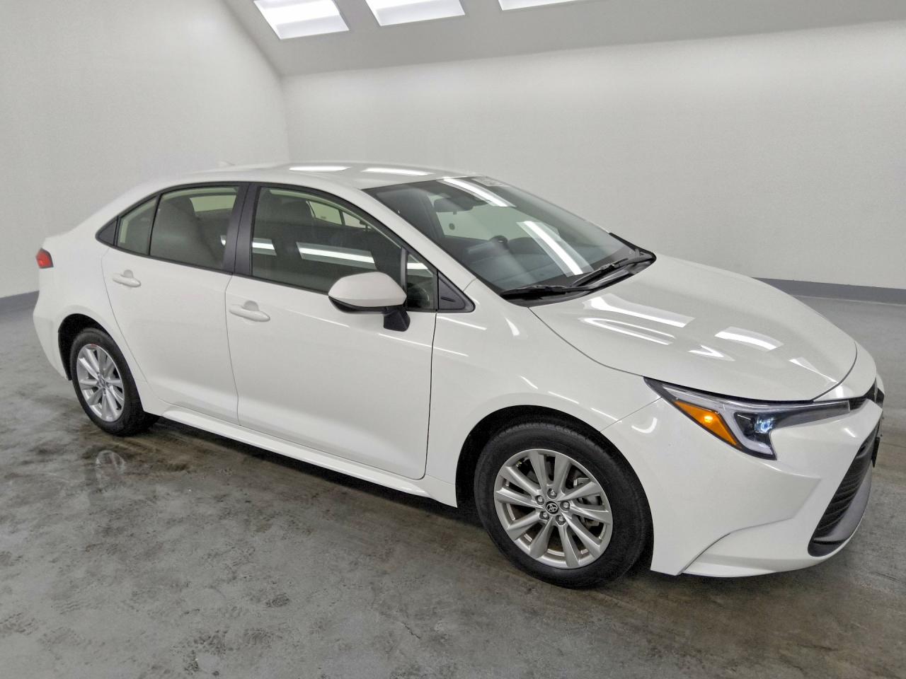 2026 TOYOTA COROLLA HYBRID LE — снимка 4