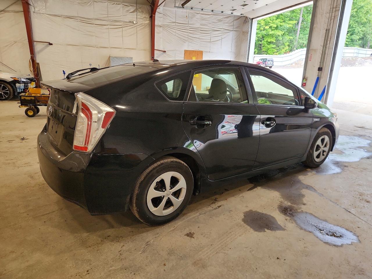 2015 TOYOTA PRIUS TWO — снимка 3