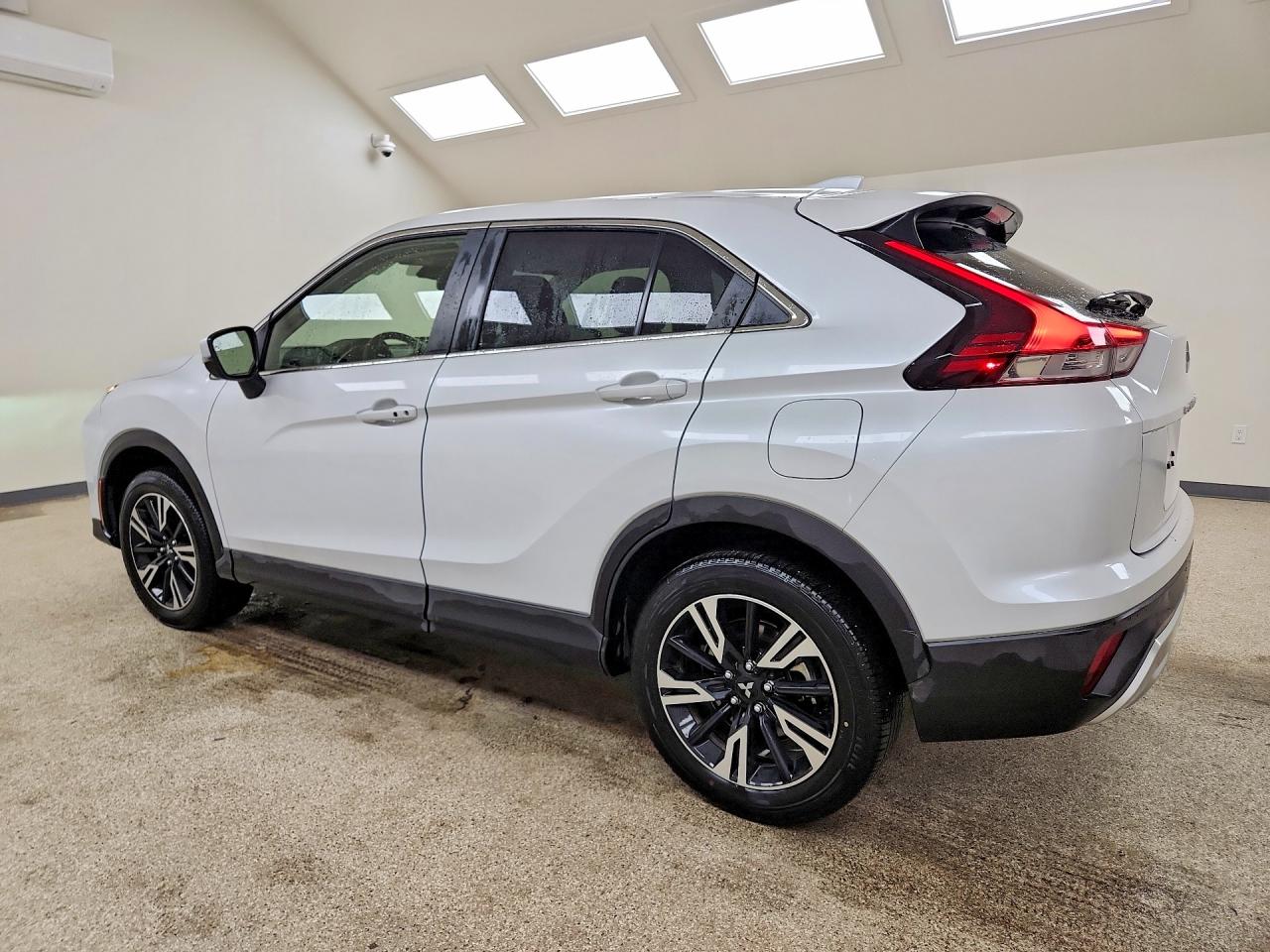 2025 MITSUBISHI ECLIPSE CROSS SE — снимка 2