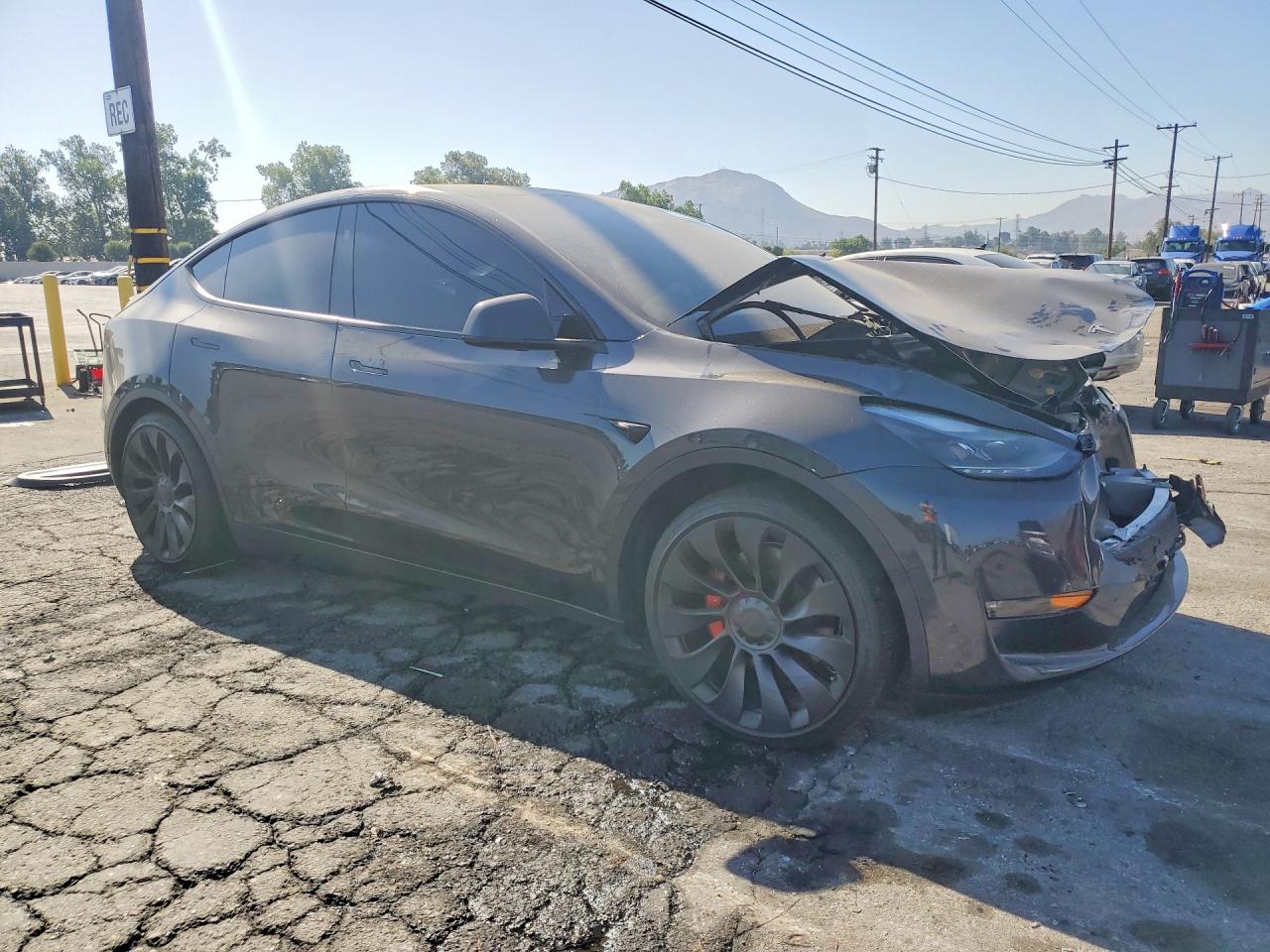 2025 TESLA MODEL Y — снимка 4