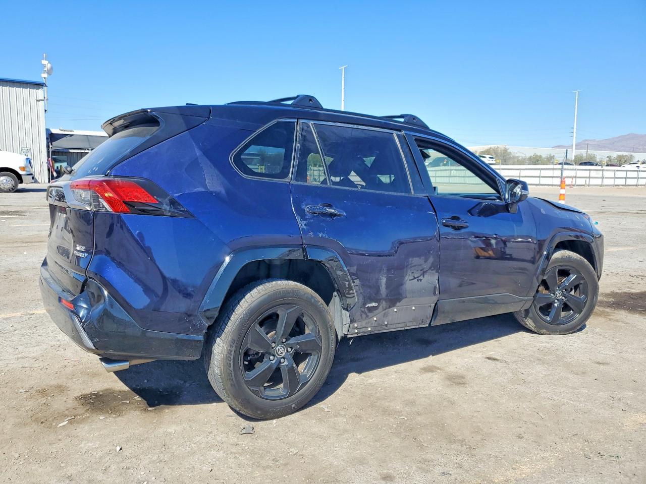 2020 TOYOTA RAV4 HYBRID XSE — снимка 3