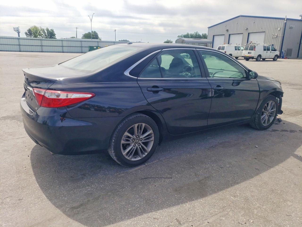 2017 TOYOTA CAMRY SE — снимка 3