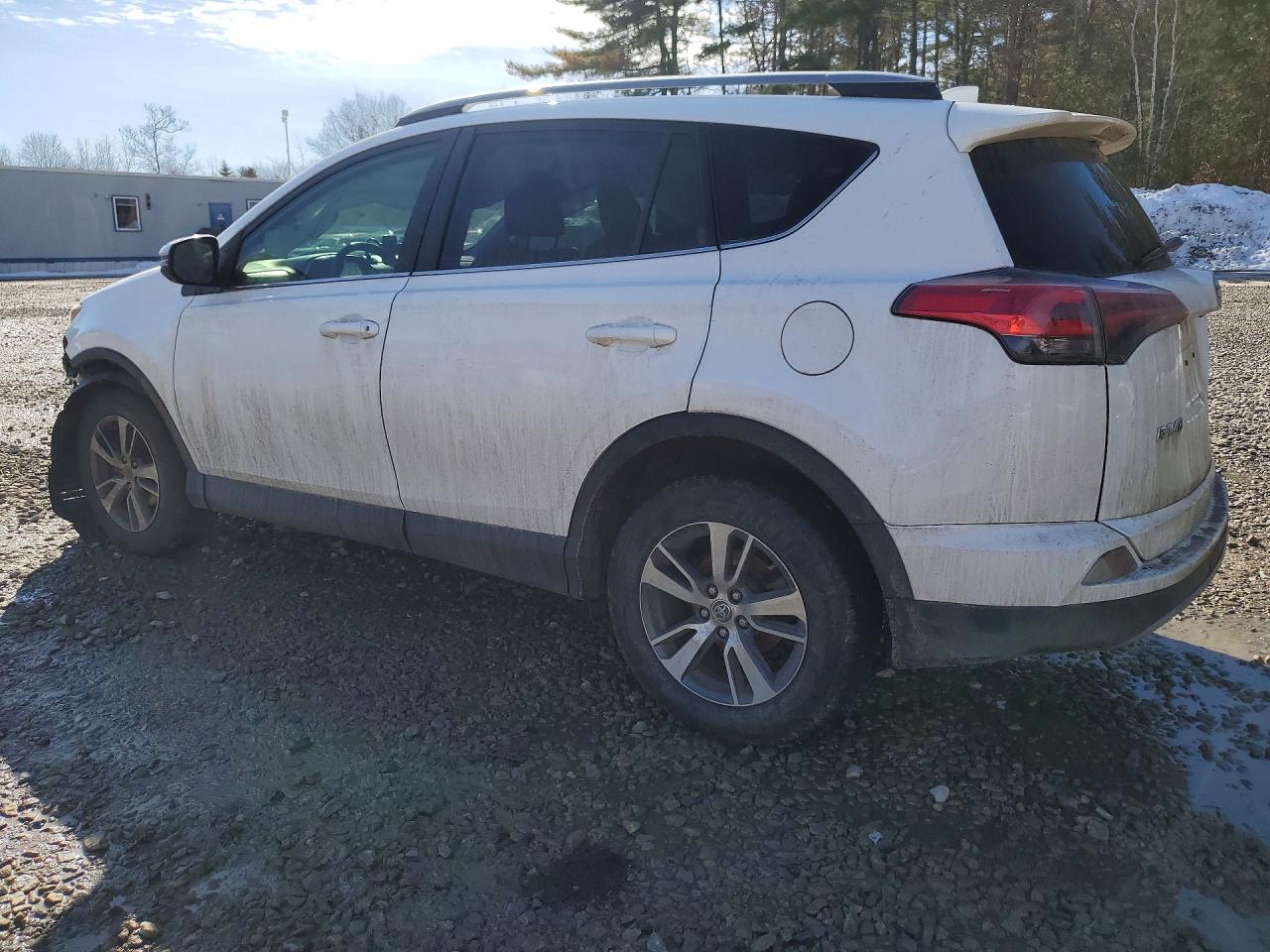 2017 TOYOTA RAV4 XLE — снимка 2
