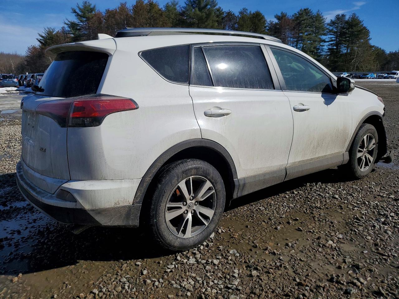2017 TOYOTA RAV4 XLE — снимка 3