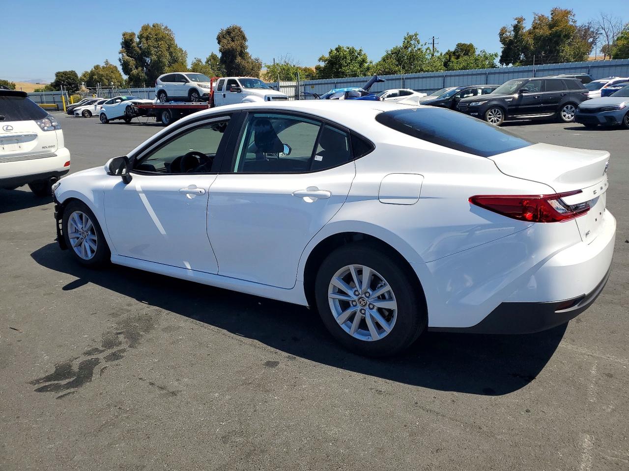 2026 TOYOTA CAMRY — снимка 2