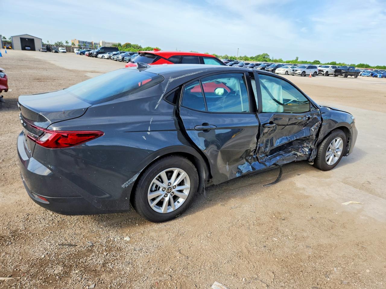 2025 TOYOTA CAMRY LE — снимка 3