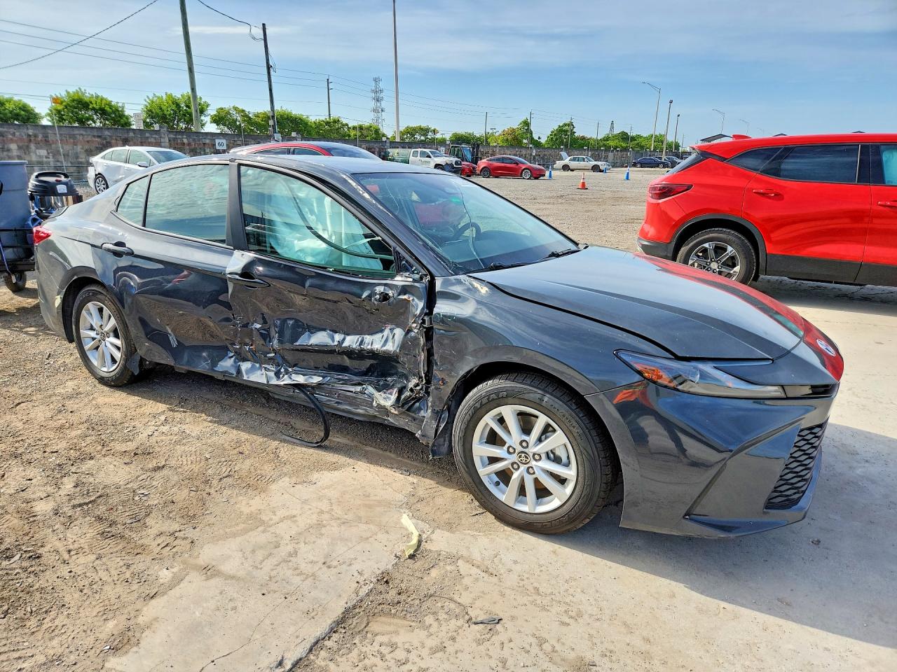2025 TOYOTA CAMRY LE — снимка 4