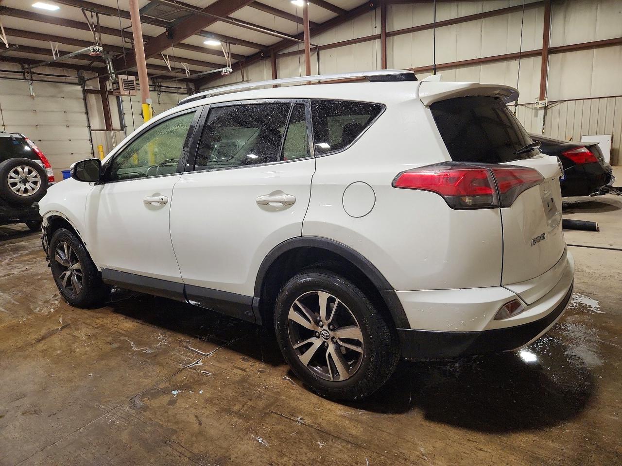 2016 TOYOTA RAV4 XLE — снимка 2