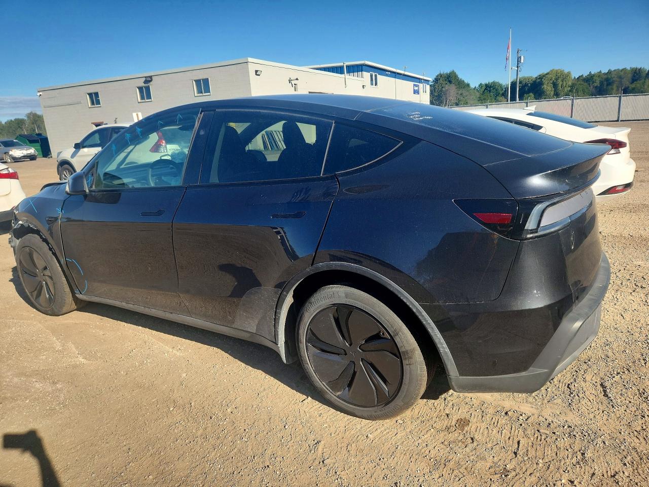 2026 TESLA MODEL Y — снимка 2
