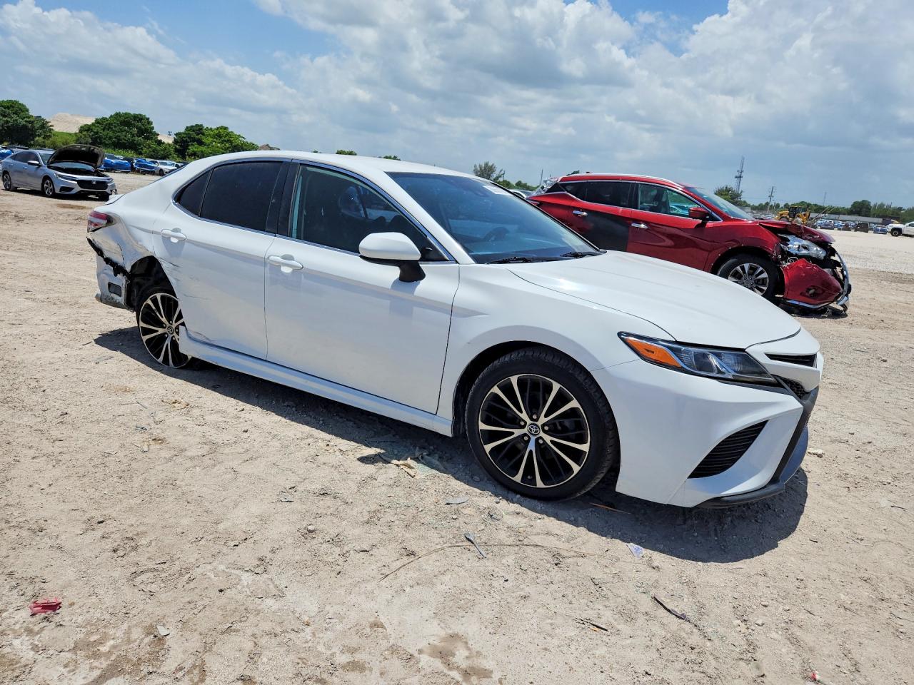 2019 TOYOTA CAMRY SE — снимка 4