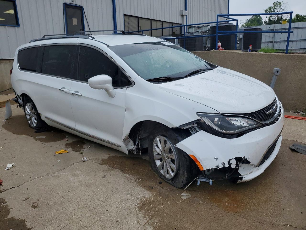2019 CHRYSLER PACIFICA TOURING L — снимка 4