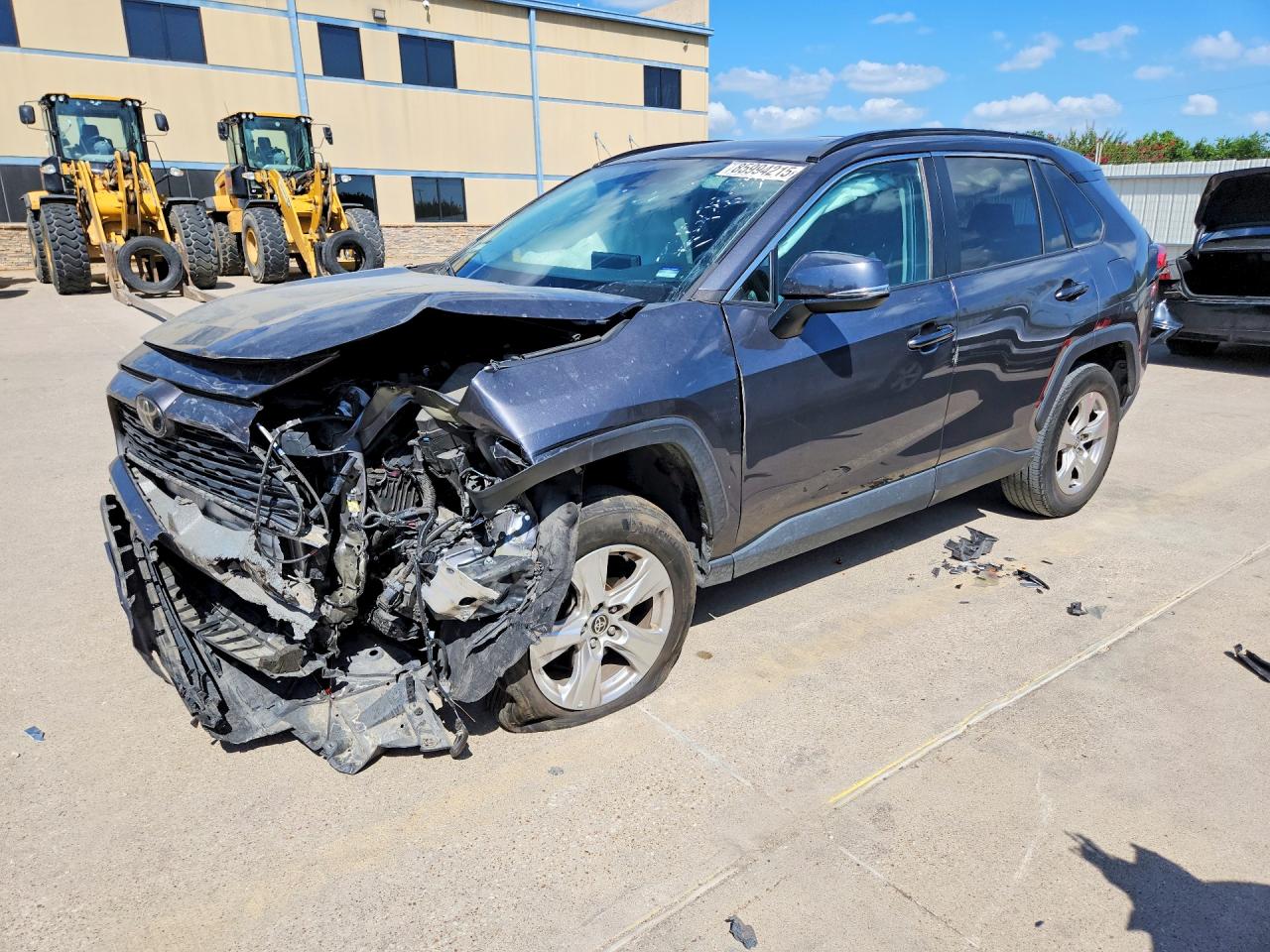 2021 TOYOTA RAV4 XLE