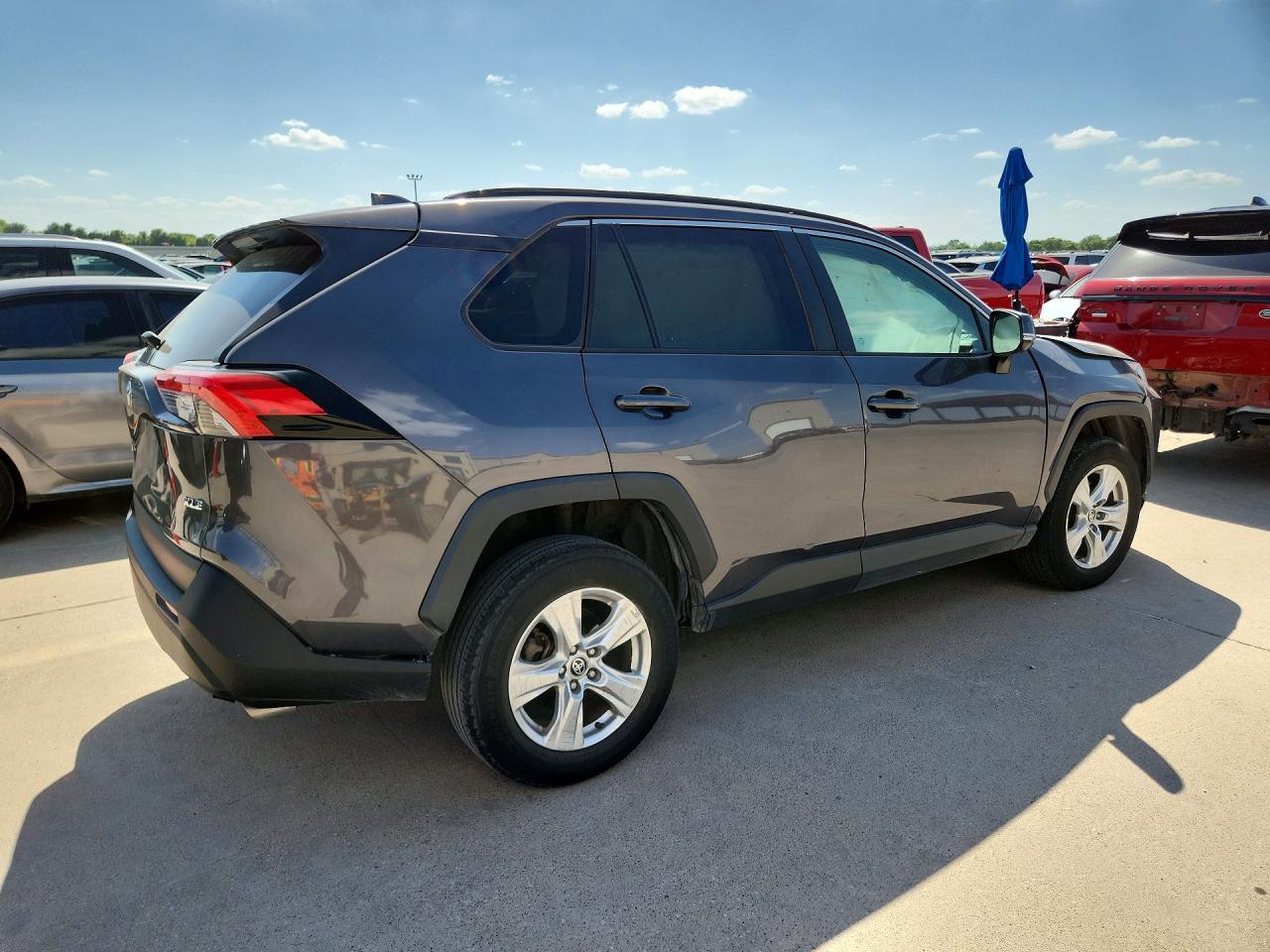 2021 TOYOTA RAV4 XLE — снимка 3