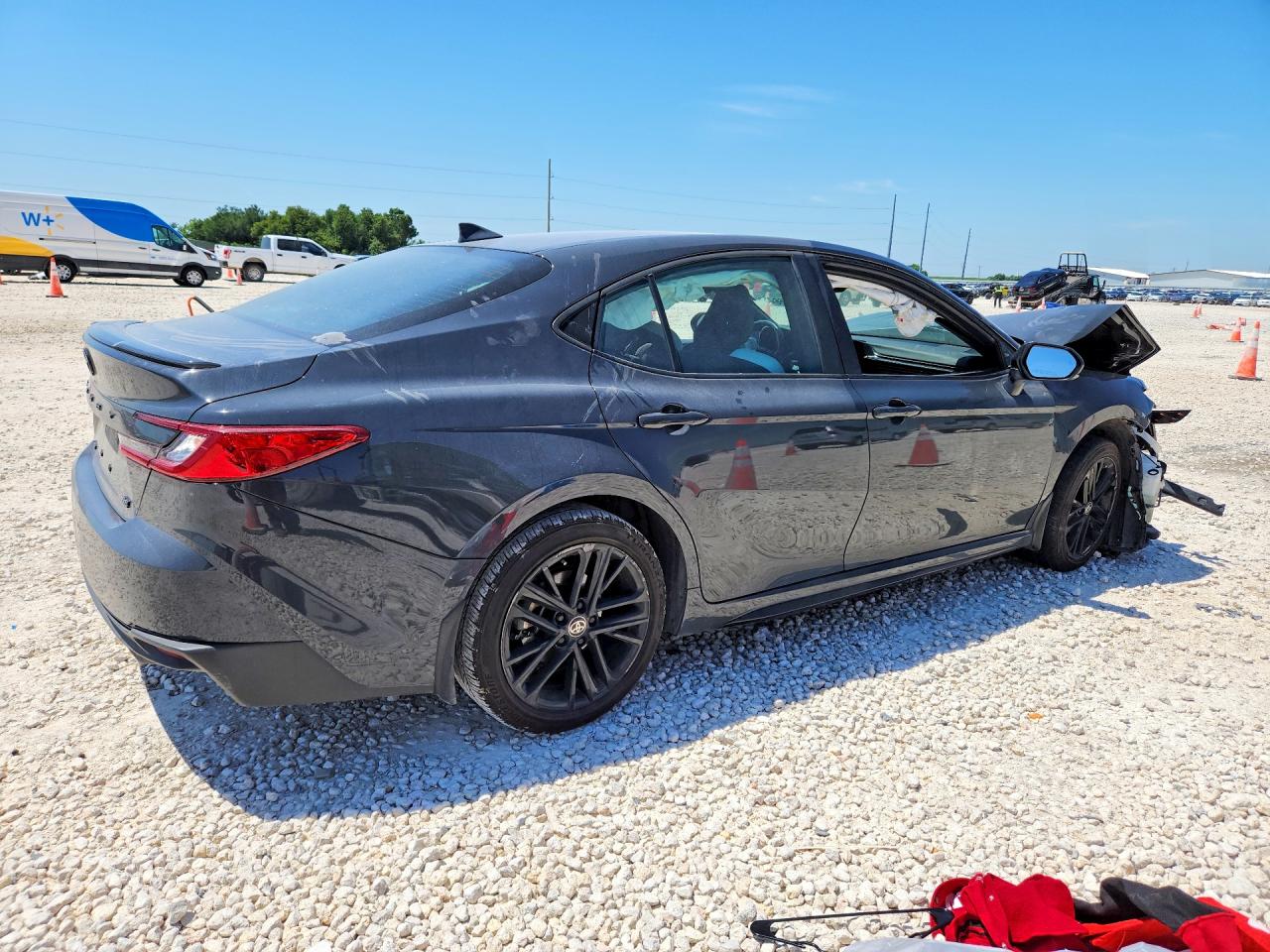 2026 TOYOTA CAMRY SE — снимка 3