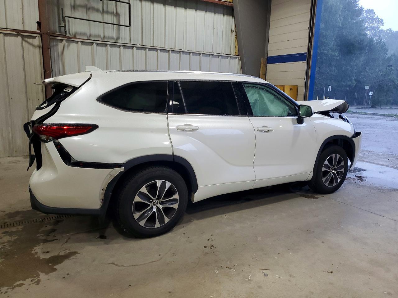 2021 TOYOTA HIGHLANDER XLE — снимка 3