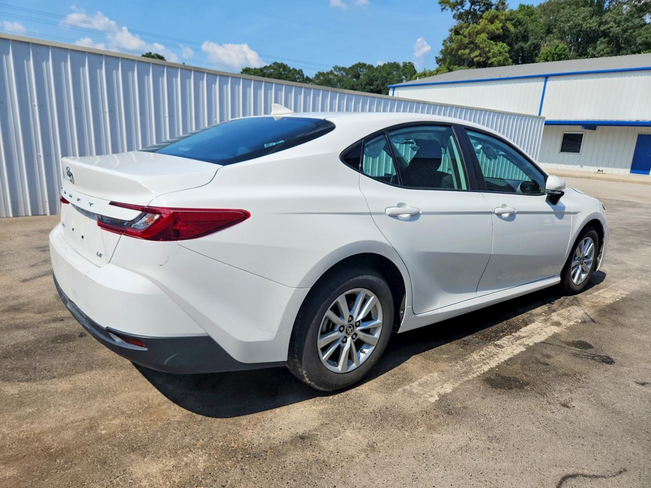 2025 TOYOTA CAMRY LE — снимка 3