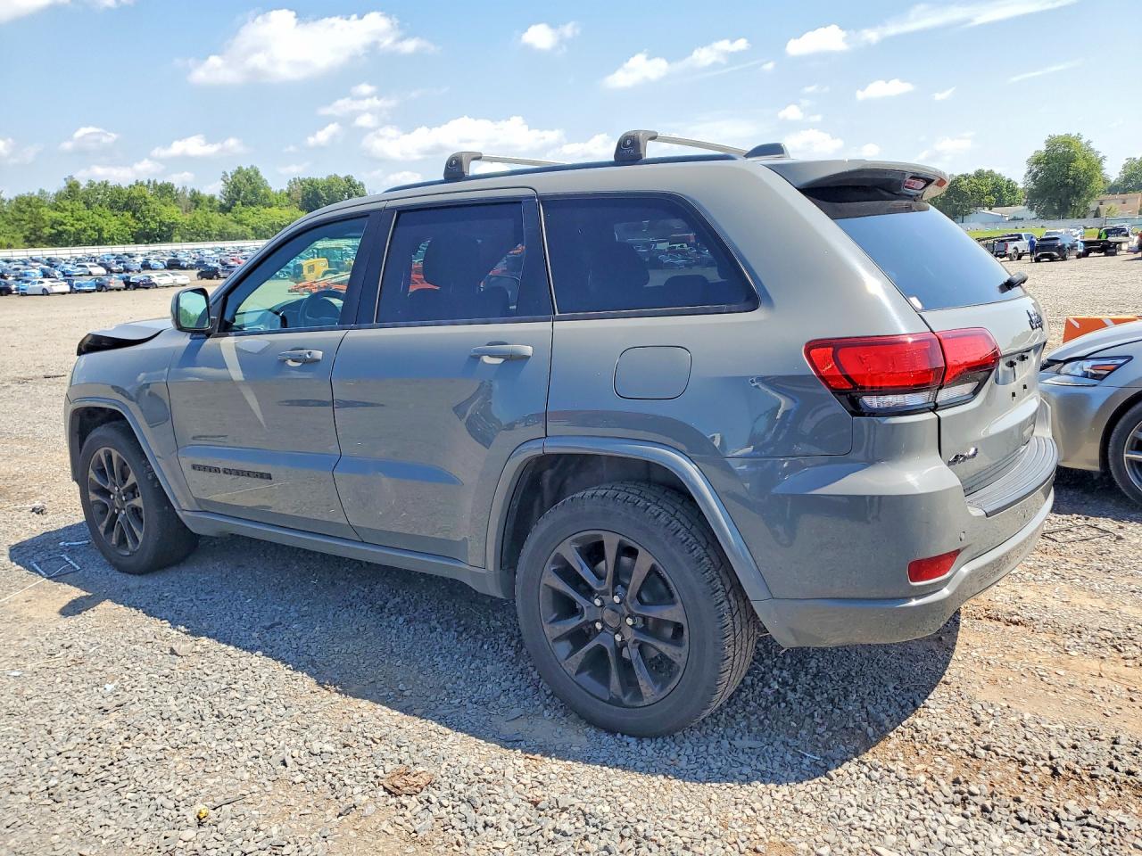 2019 JEEP GRAND CHEROKEE LAREDO — снимка 2