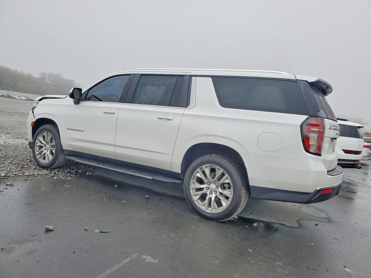 2021 CHEVROLET SUBURBAN C1500 LT — снимка 2