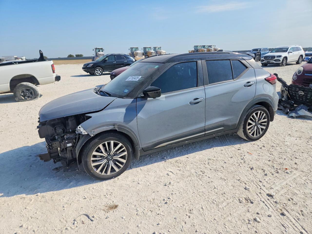 2023 NISSAN KICKS SR