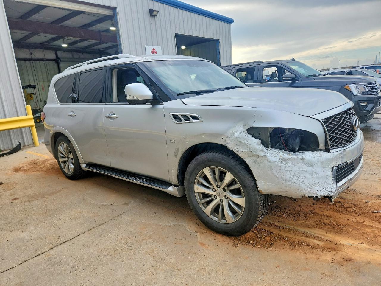 2017 INFINITI QX80 BASE — снимка 4
