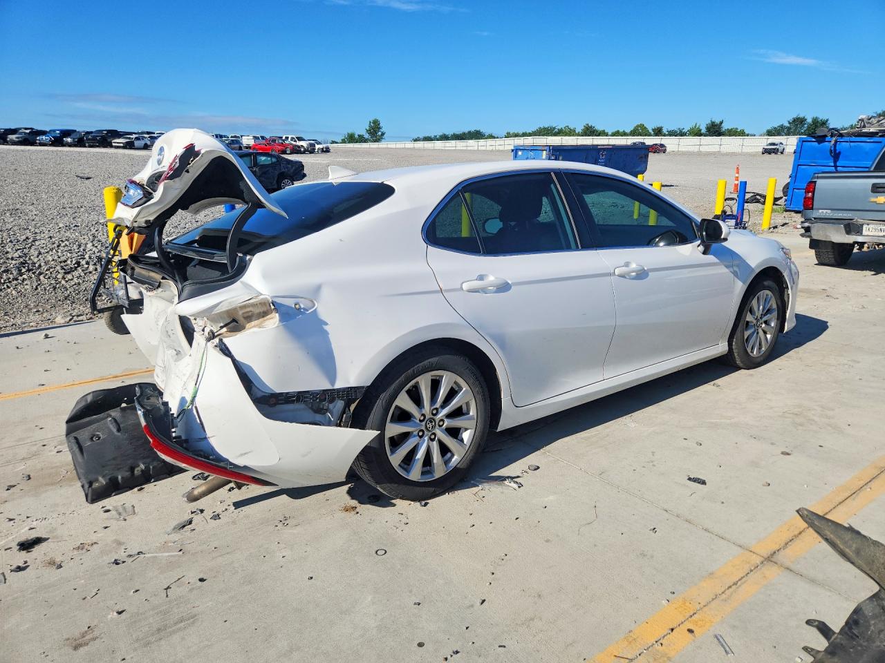 2019 TOYOTA CAMRY LE — снимка 3