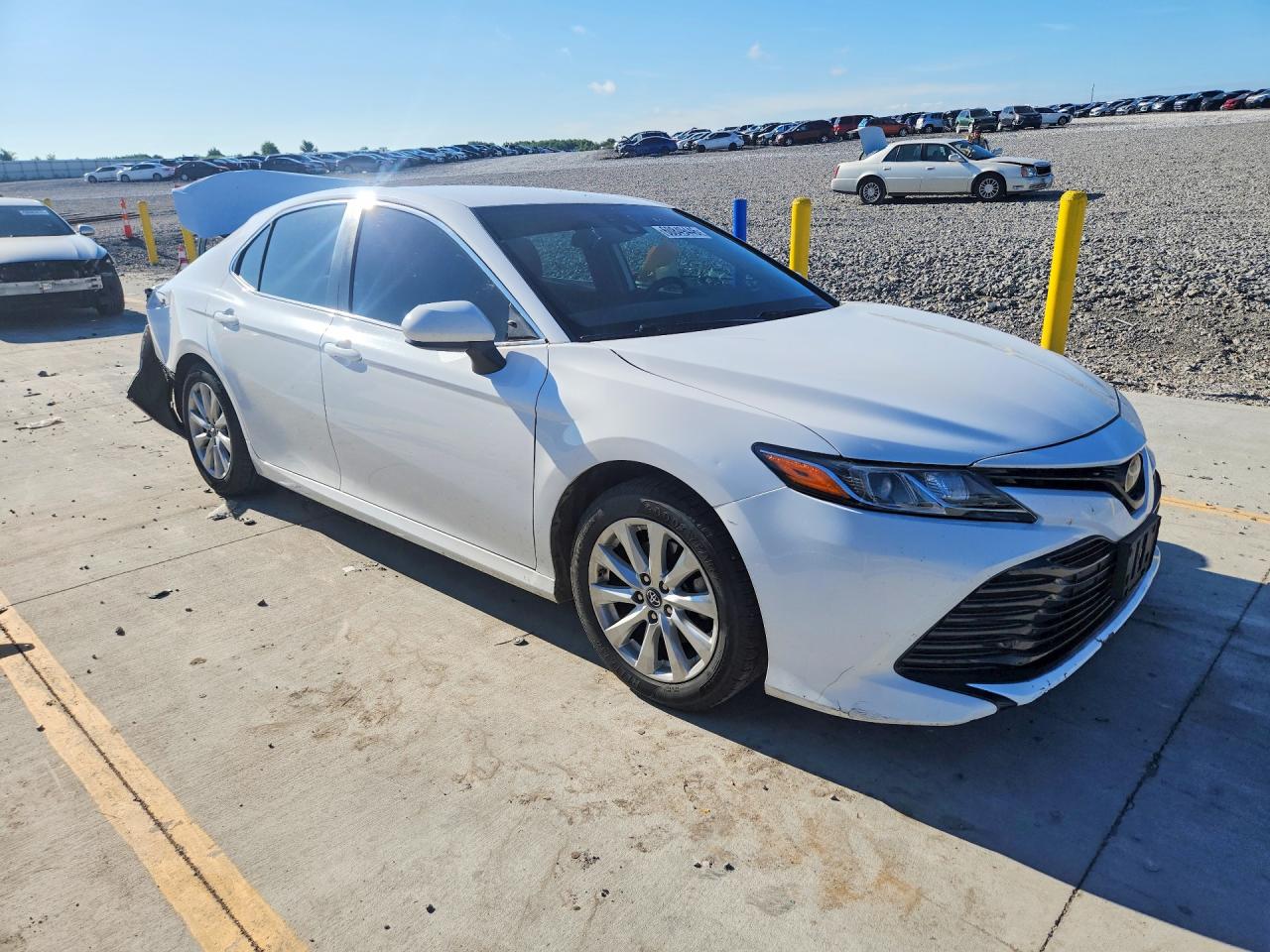 2019 TOYOTA CAMRY LE — снимка 4