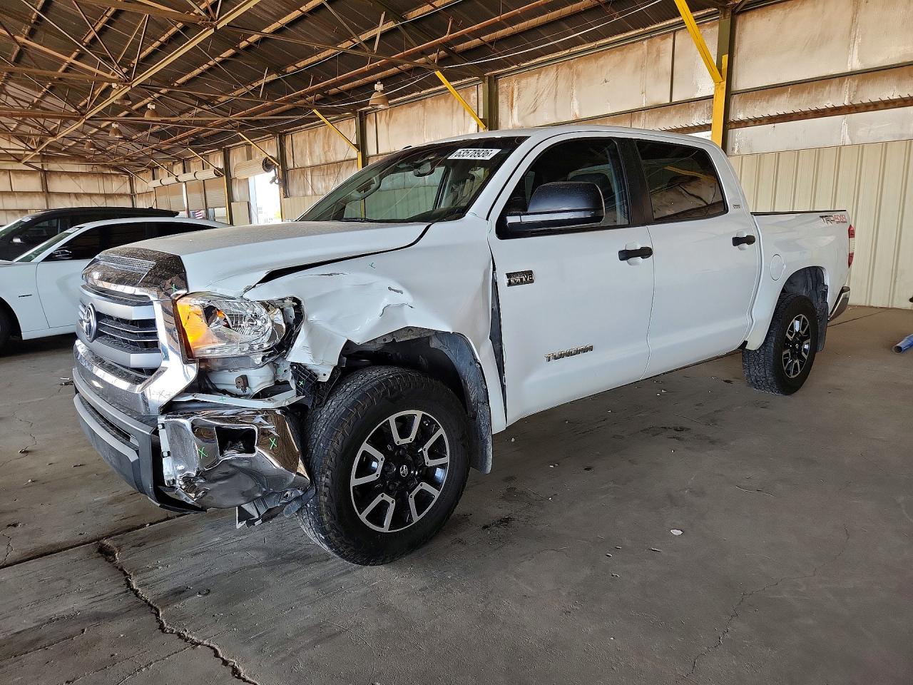2015 TOYOTA TUNDRA SR5