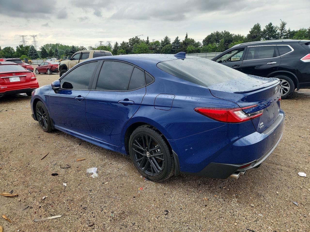 2025 TOYOTA CAMRY SE — снимка 2
