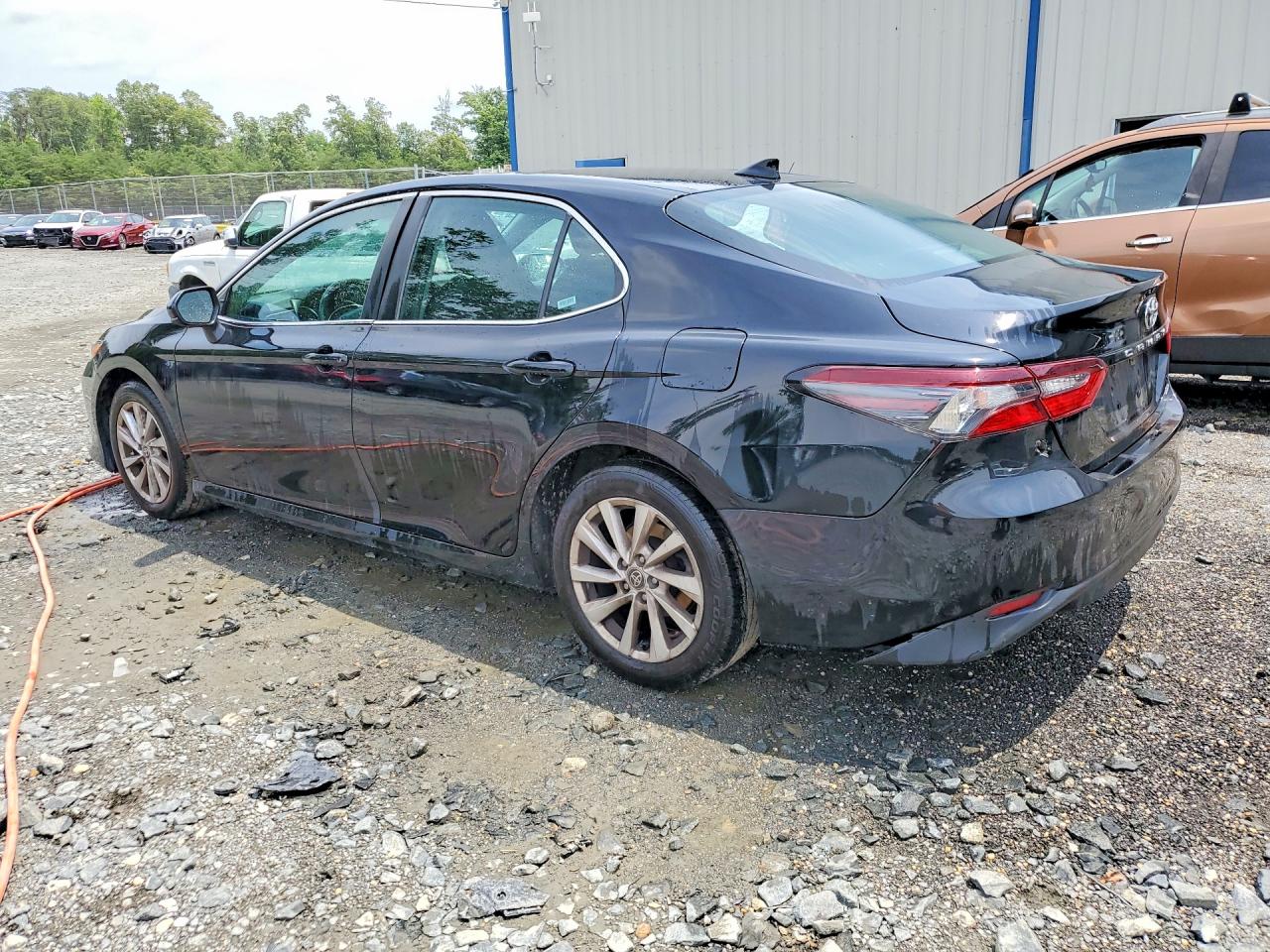2022 TOYOTA CAMRY LE — снимка 2