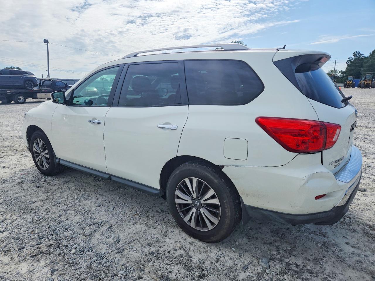 2017 NISSAN PATHFINDER S — снимка 2