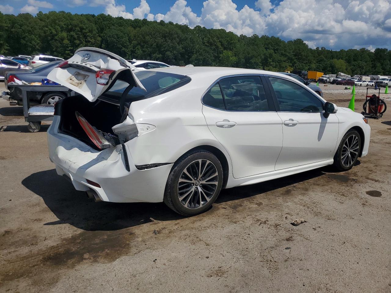 2018 TOYOTA CAMRY SE — снимка 3