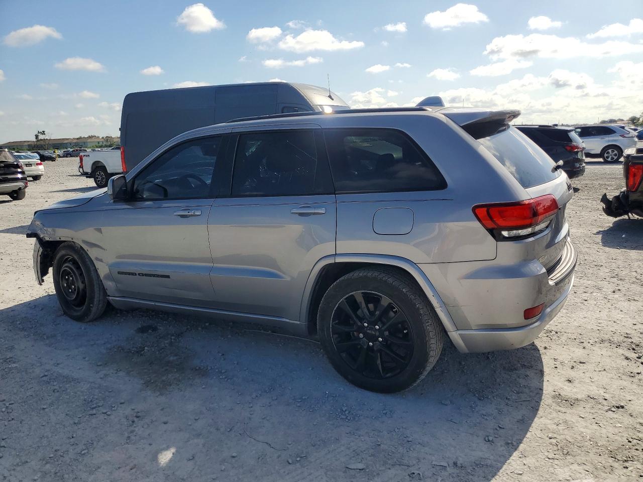 2019 JEEP GRAND CHEROKEE LAREDO — снимка 2