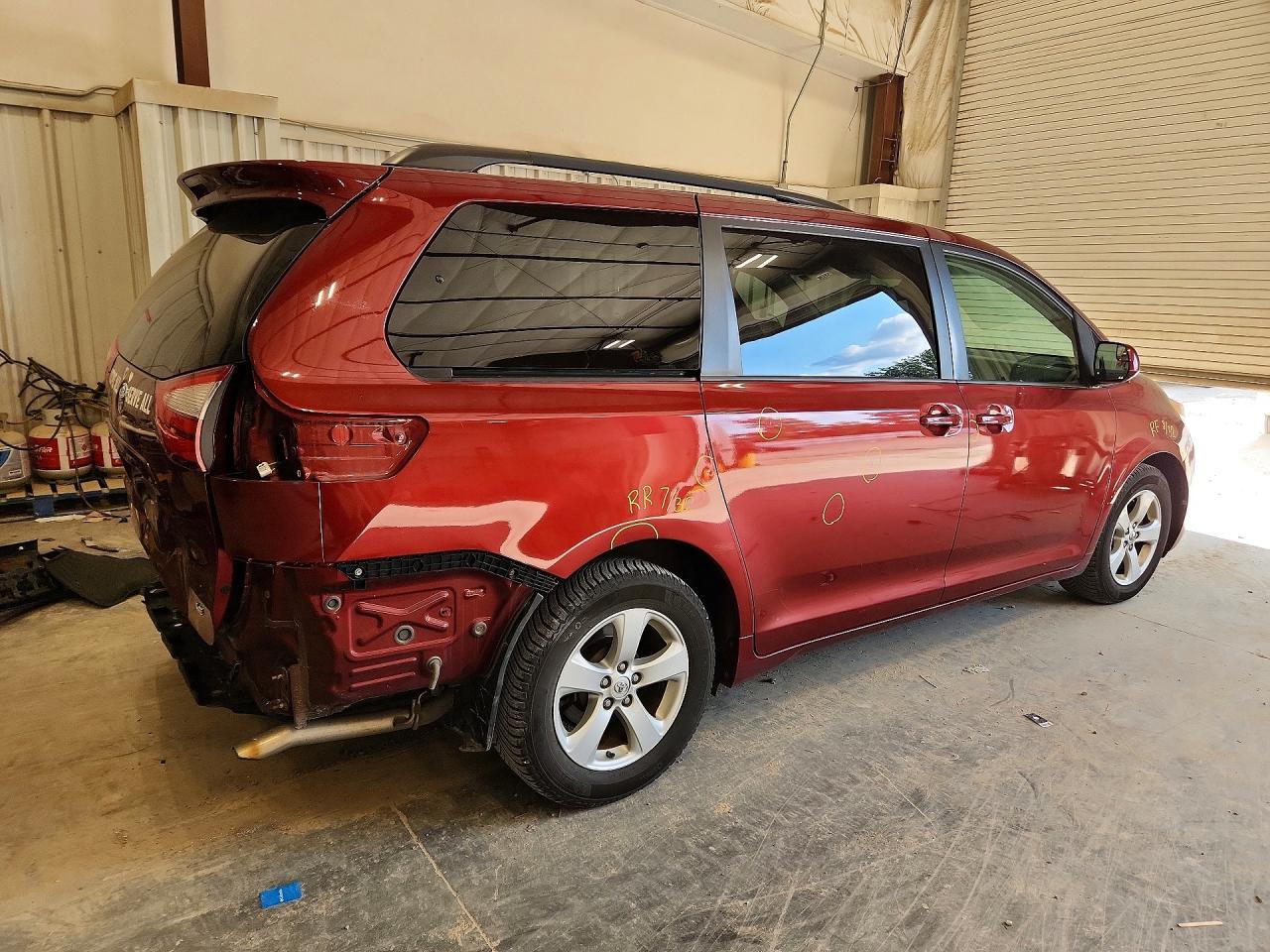 2016 TOYOTA SIENNA LE — снимка 3