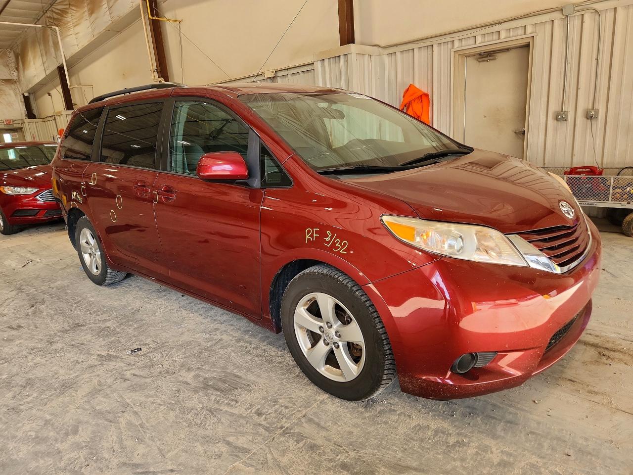 2016 TOYOTA SIENNA LE — снимка 4