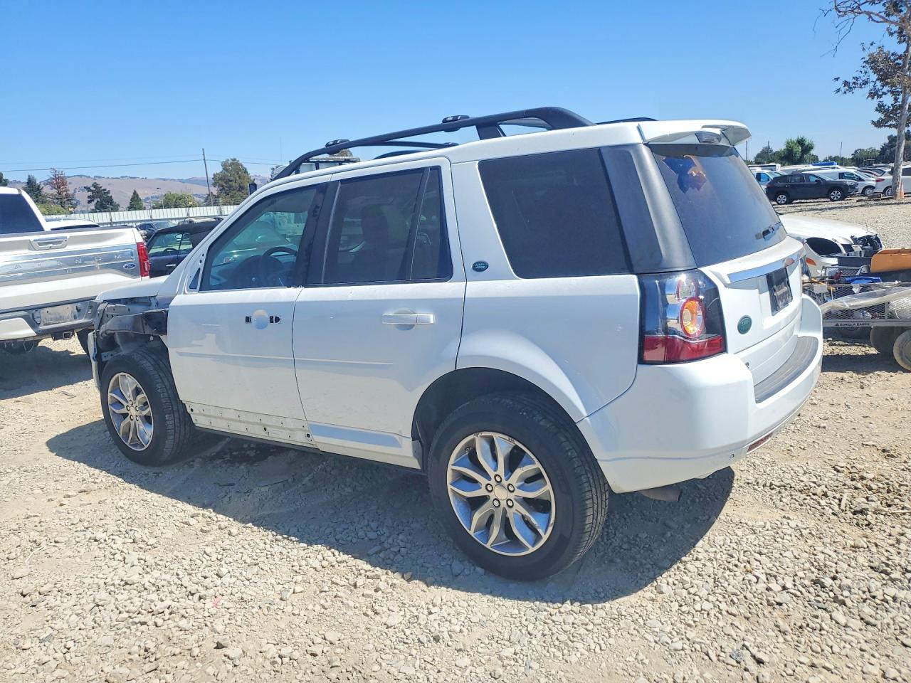 2015 LAND ROVER LR2 BASE/HSE — снимка 2