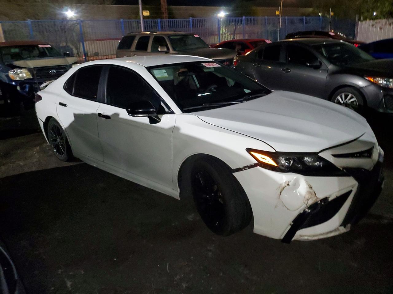2022 TOYOTA CAMRY SE — снимка 4