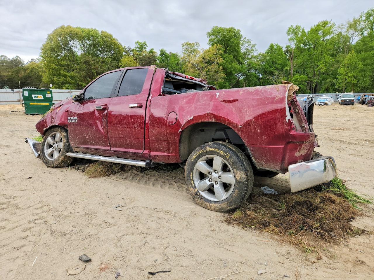2017 RAM 1500 SLT — снимка 2
